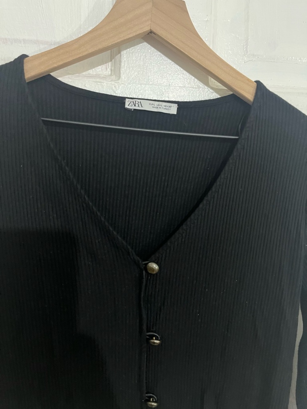 Zara Black Ribbed Button-Front V-Neck Top - Picture 5 of 6